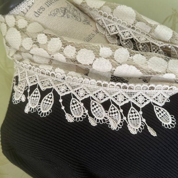 CHICO'S LACE WEAVE FASHION SCARF:PRE-OWNED  EXCELLENT CONDITION. IVORY - Picture 5 of 15